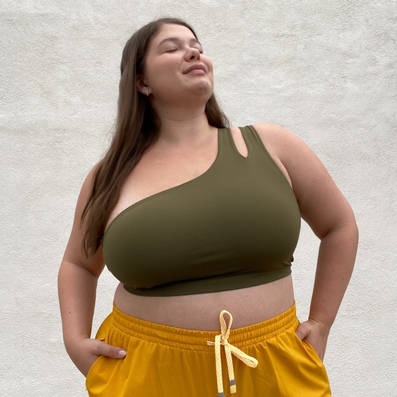 Fabletics Asymmetrical Double Strap Midi Bra Size 1x - Picture 3 of 9